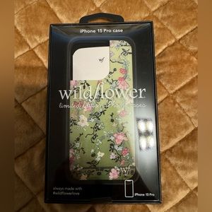 NWT Wildflower iPhone 15 Pro Gallery Girlie Case